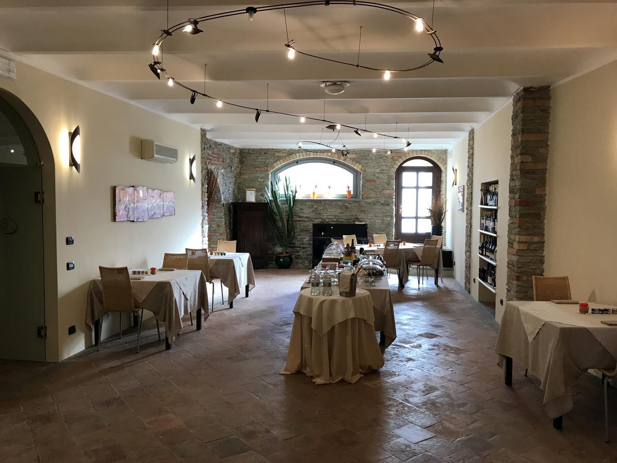 Albergo Castiglione Langhe Castiglione Tinella Exterior foto